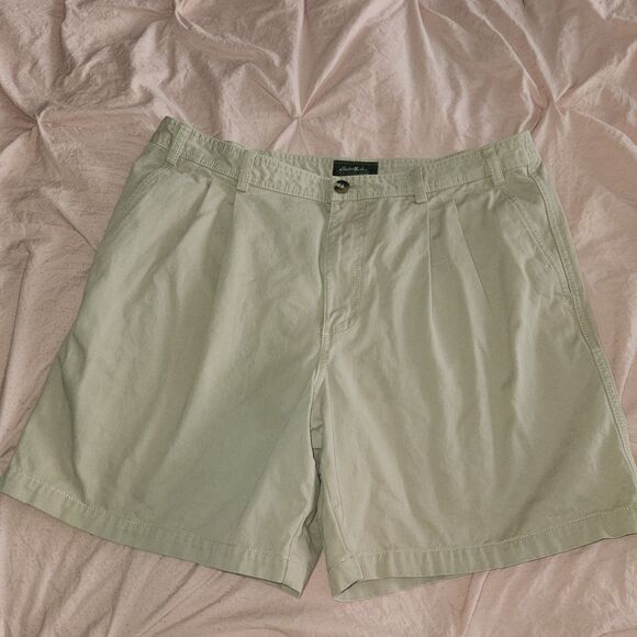 Eddie Bauer Shorts Mens Size 36 Tan Pleated Front Khaki Regular Length - Picture 1 of 4